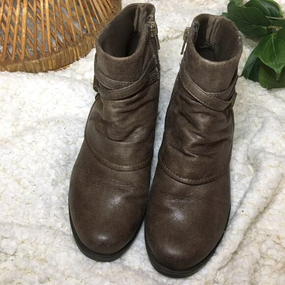 BareTraps Rhapsody ankle heel booties - Picture 4 of 8